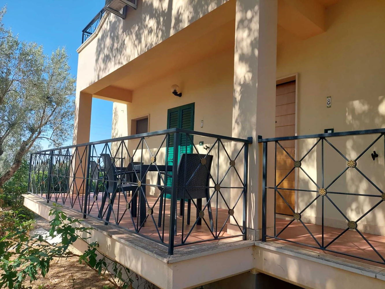 Appartamentino Bilocale — l'esterno con il terrazzino